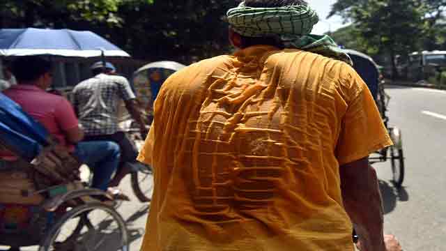 Dhaka sweats on its hottest day of the year