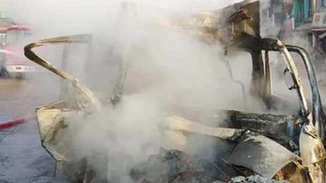 3 burnt to death in crash in Chattogram highway