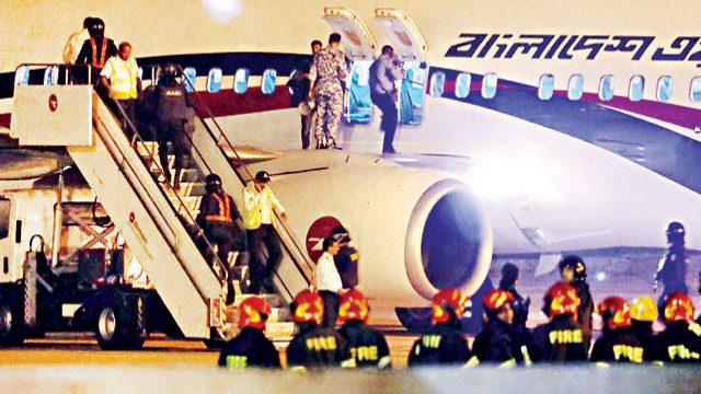 5 suspended over Biman aircraft hijacking bid
