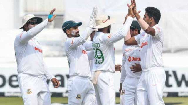 Elgar, Bavuma give South Africa early Test edge over Bangladesh