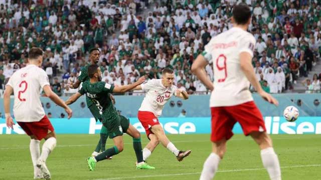 Poland defeat Saudi Arabia 2-0 in pulsating World Cup clash