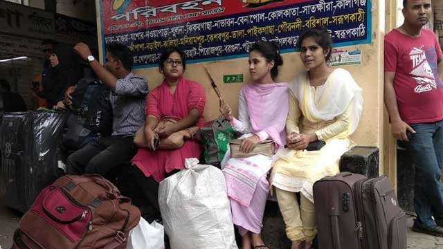 Eid holidaymakers leaving Dhaka