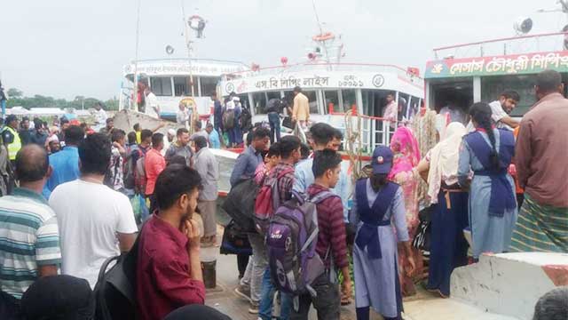 Shimulia-Kathalbari ferry services resume partially after 17hrs