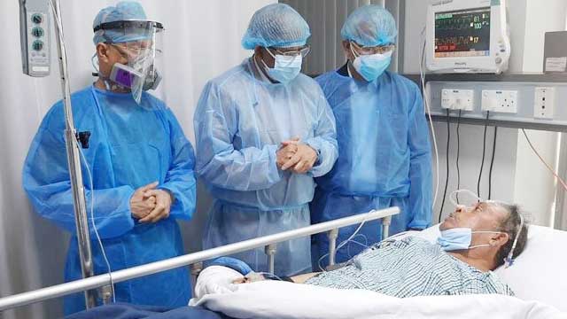 Mirza Alamgir visits ailing Moudud at hospital