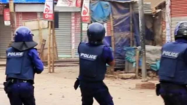 100 BNP men injured in clashes with Kishoreganj police