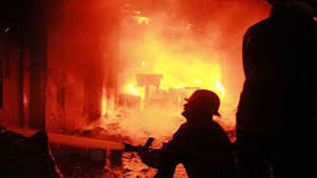 72 shanties gutted in N’ganj slum fire