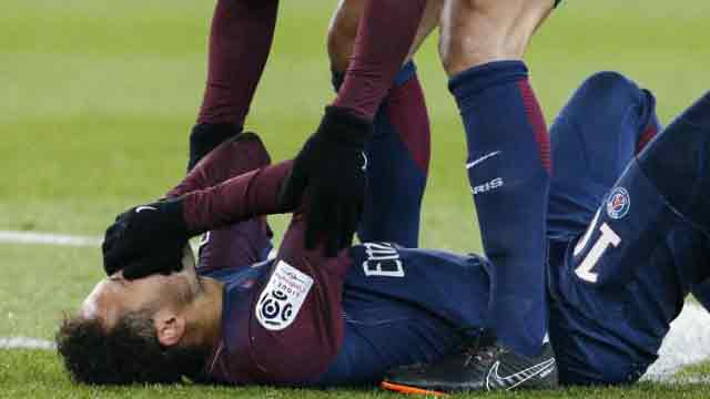 Neymar suffers fractured metatarsal, serious doubt to face Real