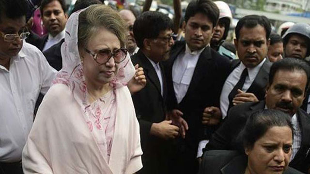 Khaleda Zia’s lawyers boycott court