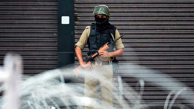 500 protests, hundreds injured in occupied Kashmir lockdown