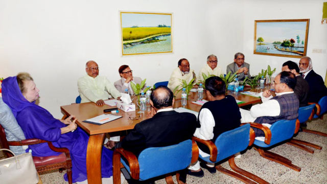 Khaleda Zia convenes emergency meeting