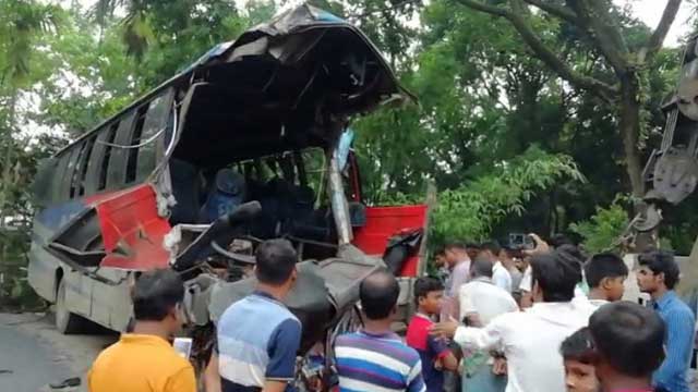 6 killed in Faridpur road accident