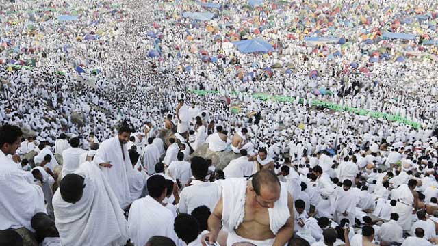 Nearly 2.5 million pilgrims move to Arafat for peak of Haj pilgrimage