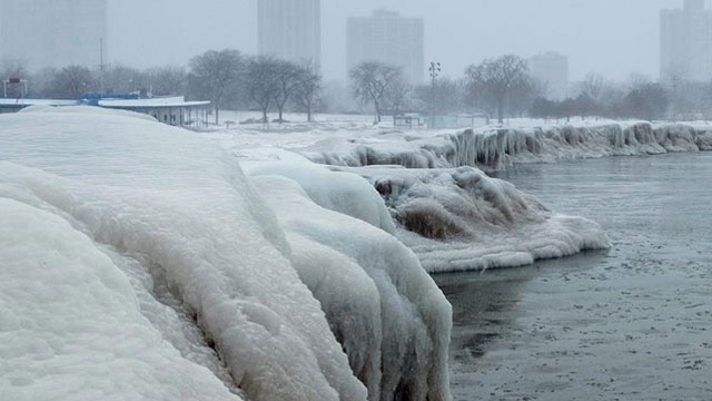12 killed as deep freeze grips US Midwest