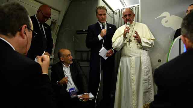Pope defends his strategy of avoiding word ‘Rohingya’ in Myanmar