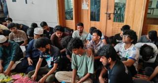 KUET students begin hunger strike demanding VC’s removal