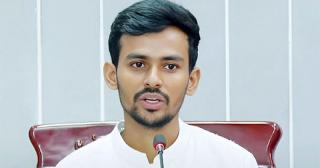 ঈদযাত্রা নির্বিঘ্ন করতে সরকার সচেষ্ট রয়েছে: উপদেষ্টা আসিফ