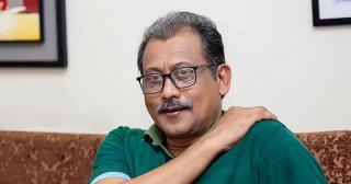 মানসিক ভারসাম্য হারিয়ে মাজারে অভিনেতা সমু চৌধুরী