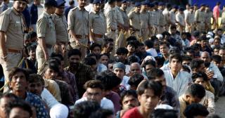India deporting Muslims at gunpoint to Bangladesh