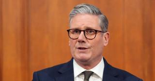 Keir Starmer urges Trump to step back on Iran