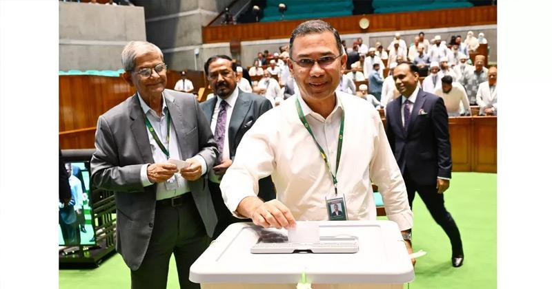PM casts vote alongside BNP presidential candidate Fakhrul