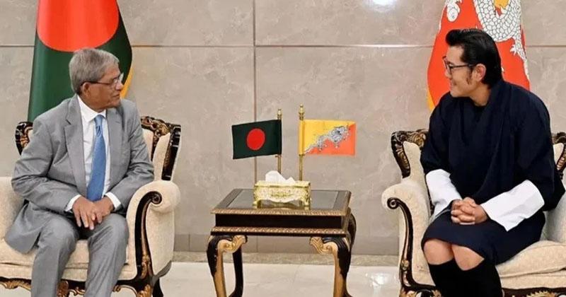 Bhutanese King makes brief stopover in Dhaka, meets President