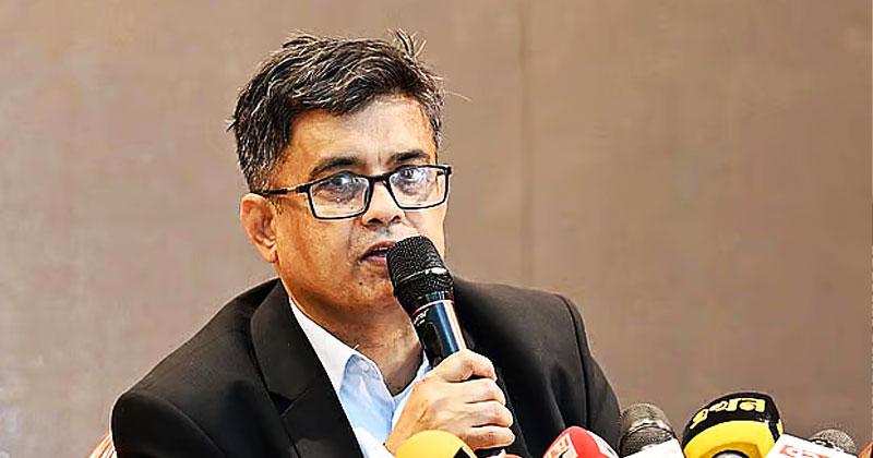 Many look away from mirror: Press secy hints at journos