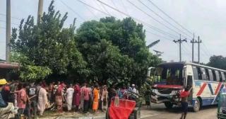 7 killed as bus collides with auto-rickshaw in Mymensingh