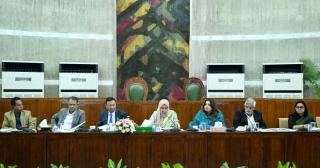 Parliamentary body seeks update on govt efforts to bring fugitive Hasina back from India