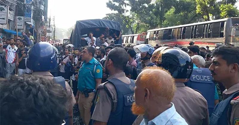 জাসদ কার্যালয়ে নিষিদ্ধ আওয়ামী লীগ সন্দেহে ৩০০ জন আটক
